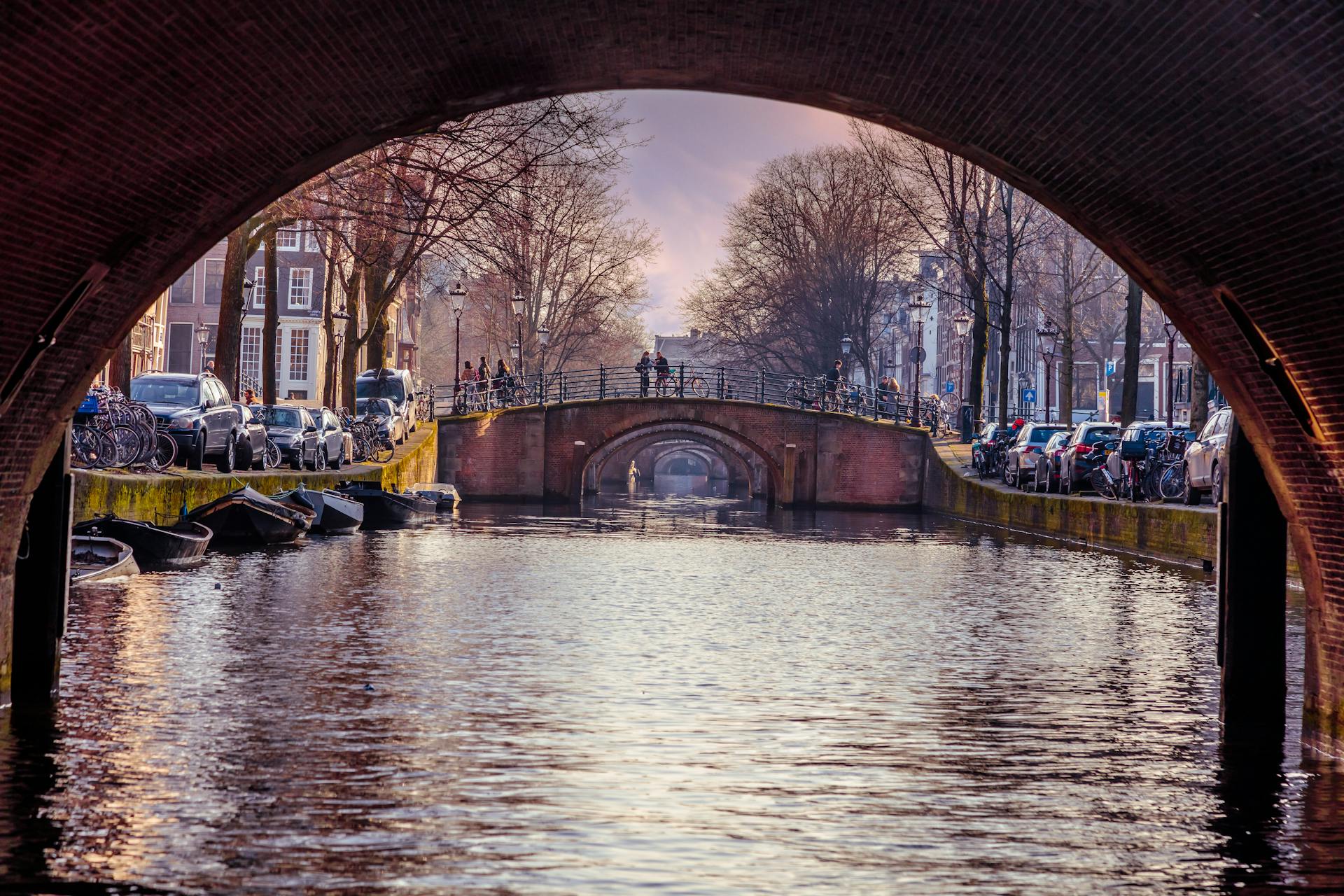 Discover Amsterdam with the Best Taxi Transportation Services